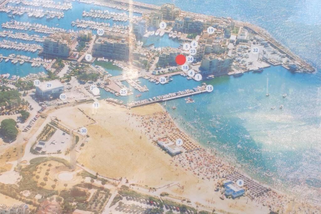 בורם-לה-מימוזה Face Mer Entre Plage Et Marina מראה חיצוני תמונה