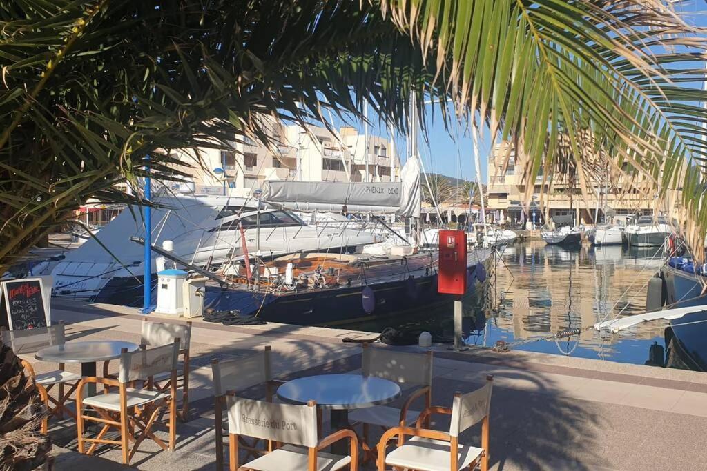 בורם-לה-מימוזה Face Mer Entre Plage Et Marina מראה חיצוני תמונה